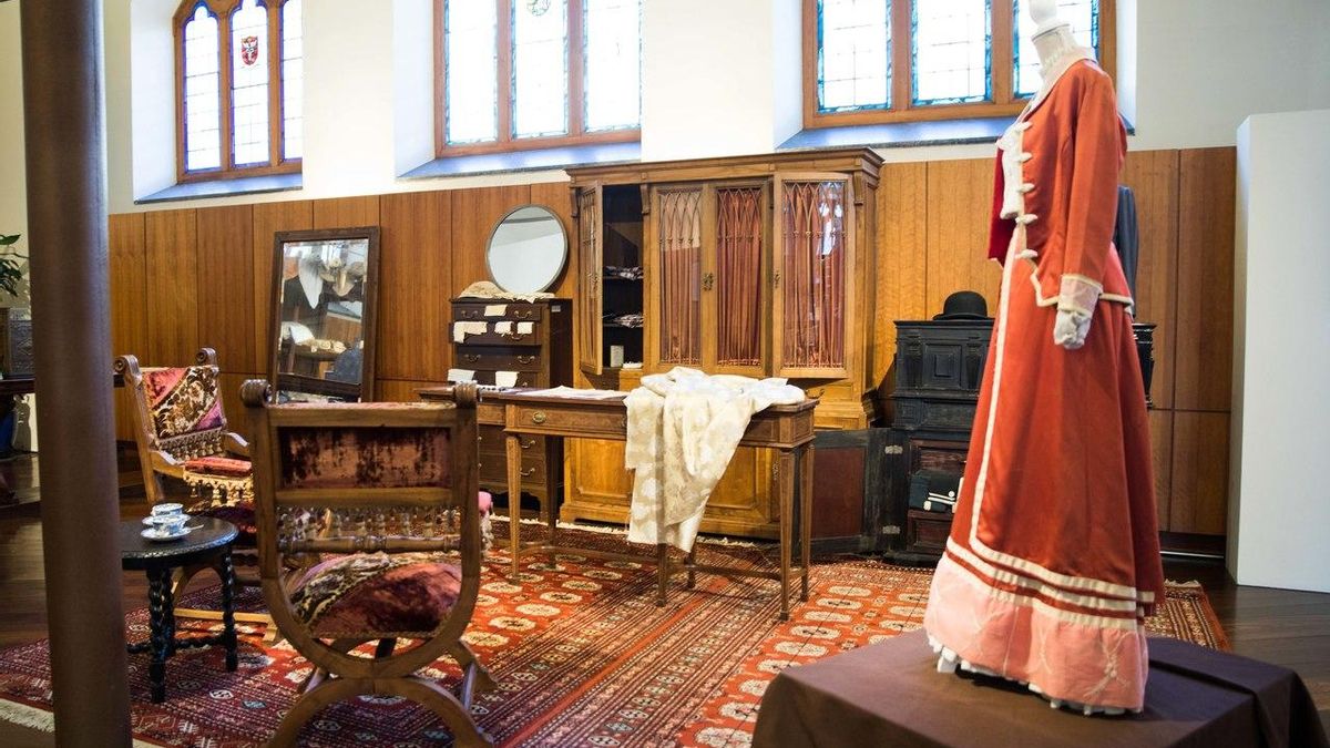 El Museo Casa Botines de Gaudí abre la remodelación de su planta noble recuperando piezas originales
