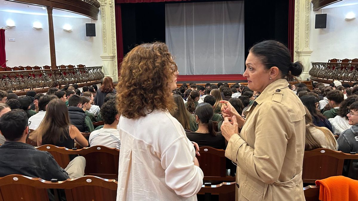 El Cabildo acerca el teatro pedagógico a casi mil estudiantes con la representación de ‘La casa de Bernarda Alba’