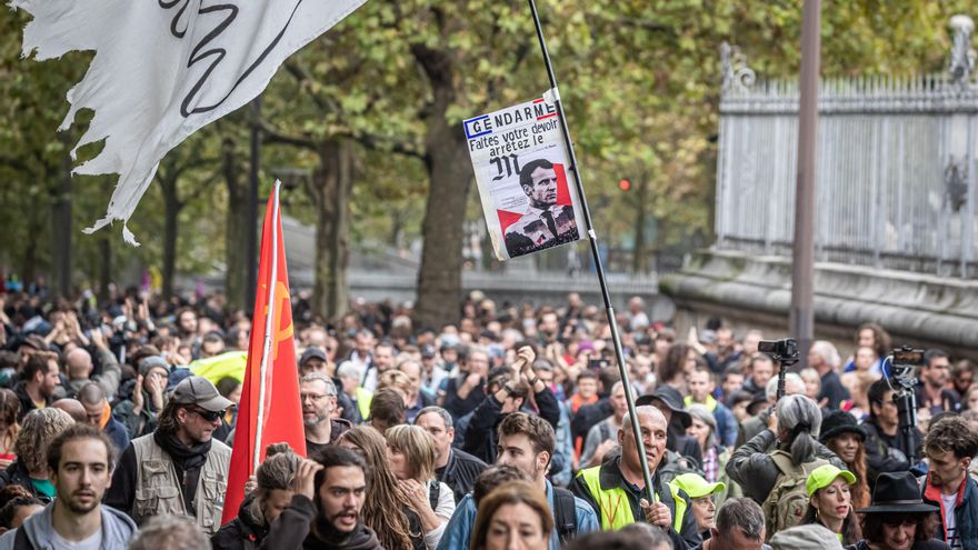 Manifestaciones y alteraciones en el transporte en una jornada de huelga con alcance limitado en Francia