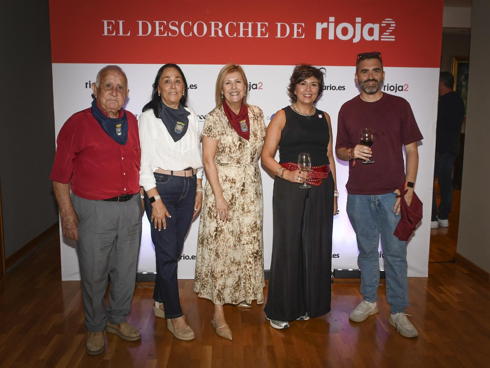 María Eugenia González, presidenta de Cruz Roja La Rioja, con Fernando Reinares y Javi Leorza