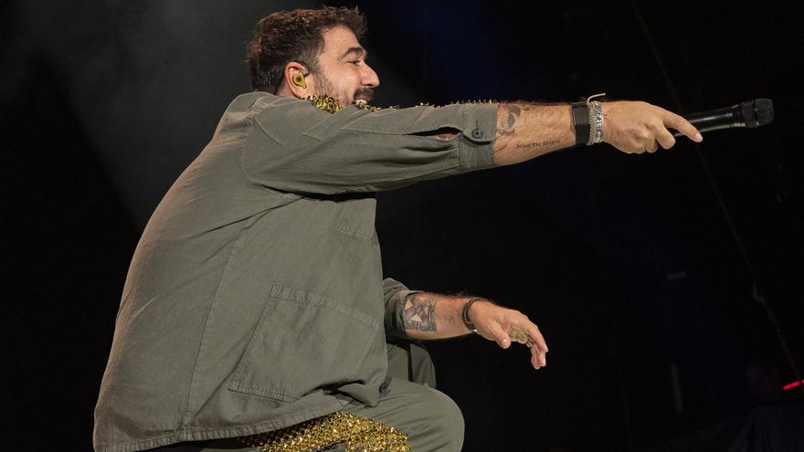 Antonio Orozco demanda el coro del público