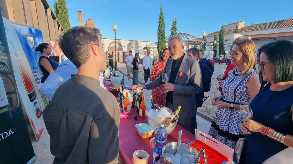 El Túnel del Vino de Valdepeñas celebra sus 25 años con 18 bodegas y casi un centenar de referencias