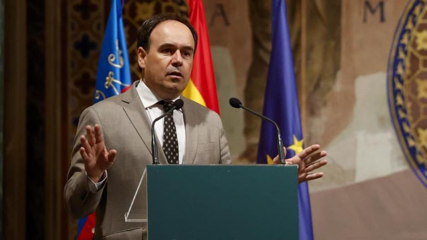 Pérez Llorca afirma que están dispuestos a atender las demandas de los docentes aunque todavía no hay propuesta por escrito