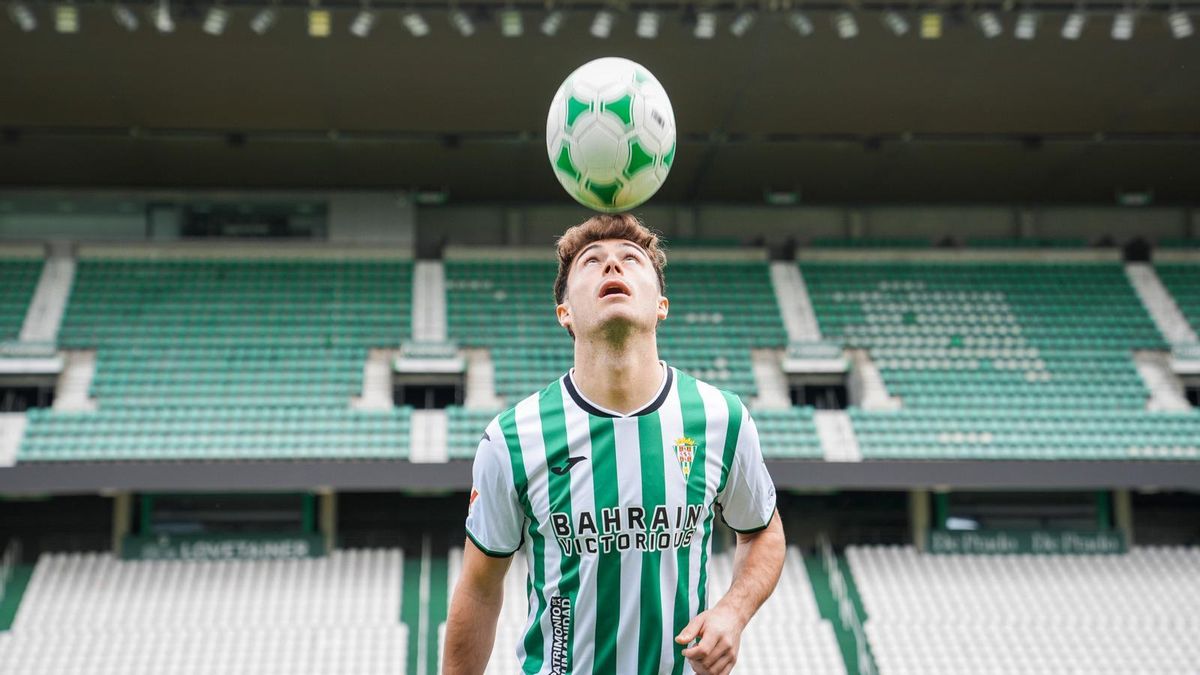 Presentación de Mikel Goti como nuevo jugador del Córdoba CF