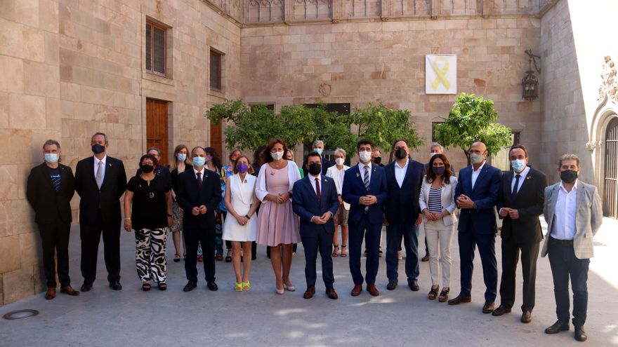 El Govern recibe a los presos indultados en el Palau: "Nuestra alegría no es completa, hay exiliados y muchos represaliados"