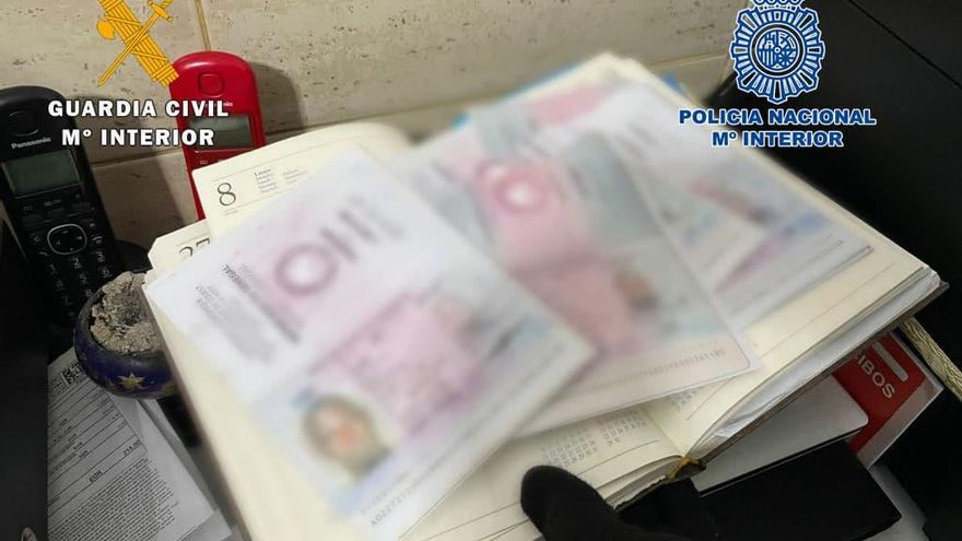Documentos falsos descubiertos por la Guardia Civil