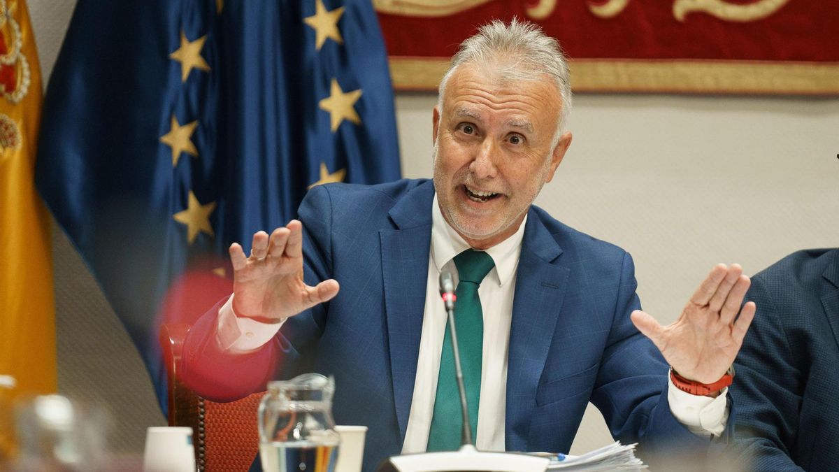 Ángel Víctor Torres, en la comparecencia de este lunes en el Parlamento de Canarias. (EFE)