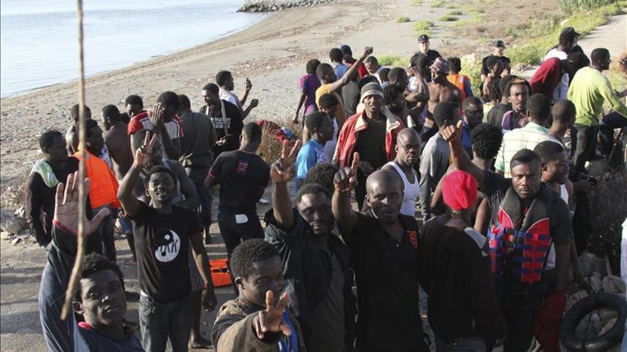 El número de inmigrantes muertos en Ceuta se eleva a siete u ocho