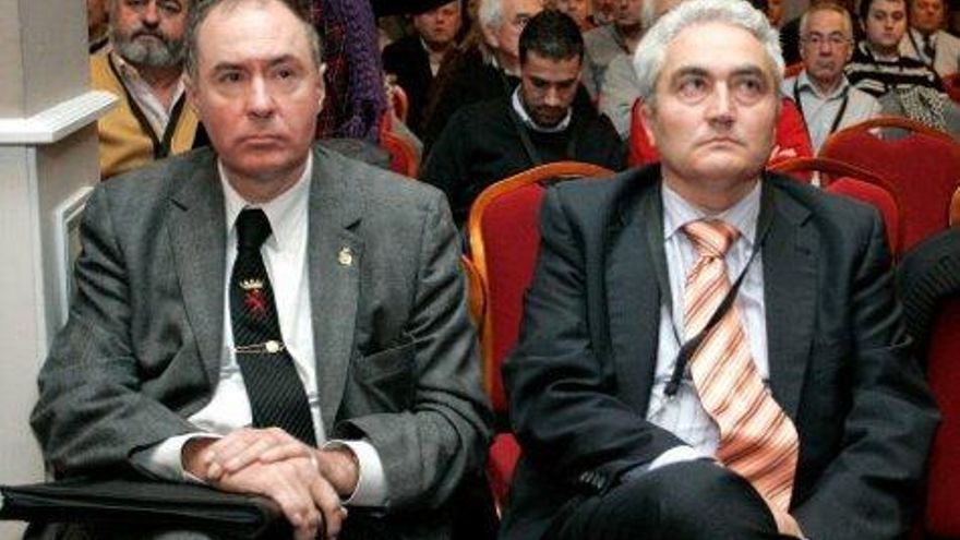 Carlos S. Campillo/Ical. A la izda el nuevo secretario general de UPL, Eduardo López Sendino, y el reelegido presidente, Pedro Gallego.