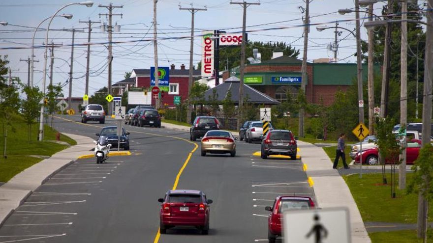 Los inmigrantes tendrán que obtener un 75 % en la prueba para poder aprobar y ganarse el derecho a residir en Quebec. Si no llegan a esa cifra, pueden volver a examinarse. Tras dos suspensos, los inmigrantes podrán tomar una clase o examinarse por tercera y última vez.