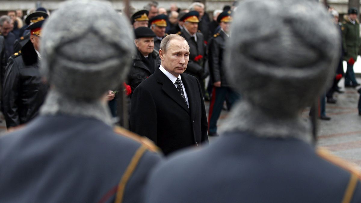 El presidente ruso, Vladímir Putin , en una ceremonia militar. 