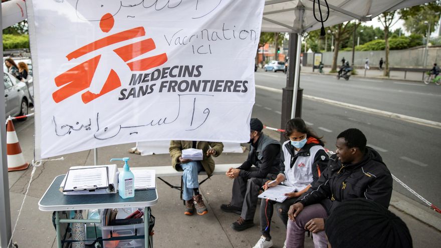 Francia pone el foco de la vacunación en refugiados y demandantes de asilo