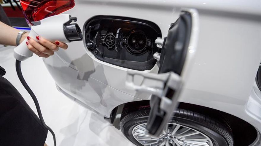 Empresas y urbes urgen a la industria del automóvil acelerar hacia "cero emisiones"