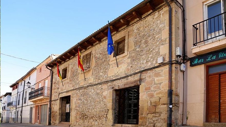 Moción de censura contra la alcaldesa del PP en Santurdejo