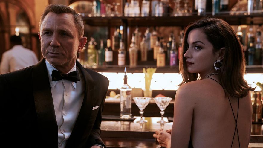 Daniel Craig y Ana de Armas en 'Sin tiempo para morir'