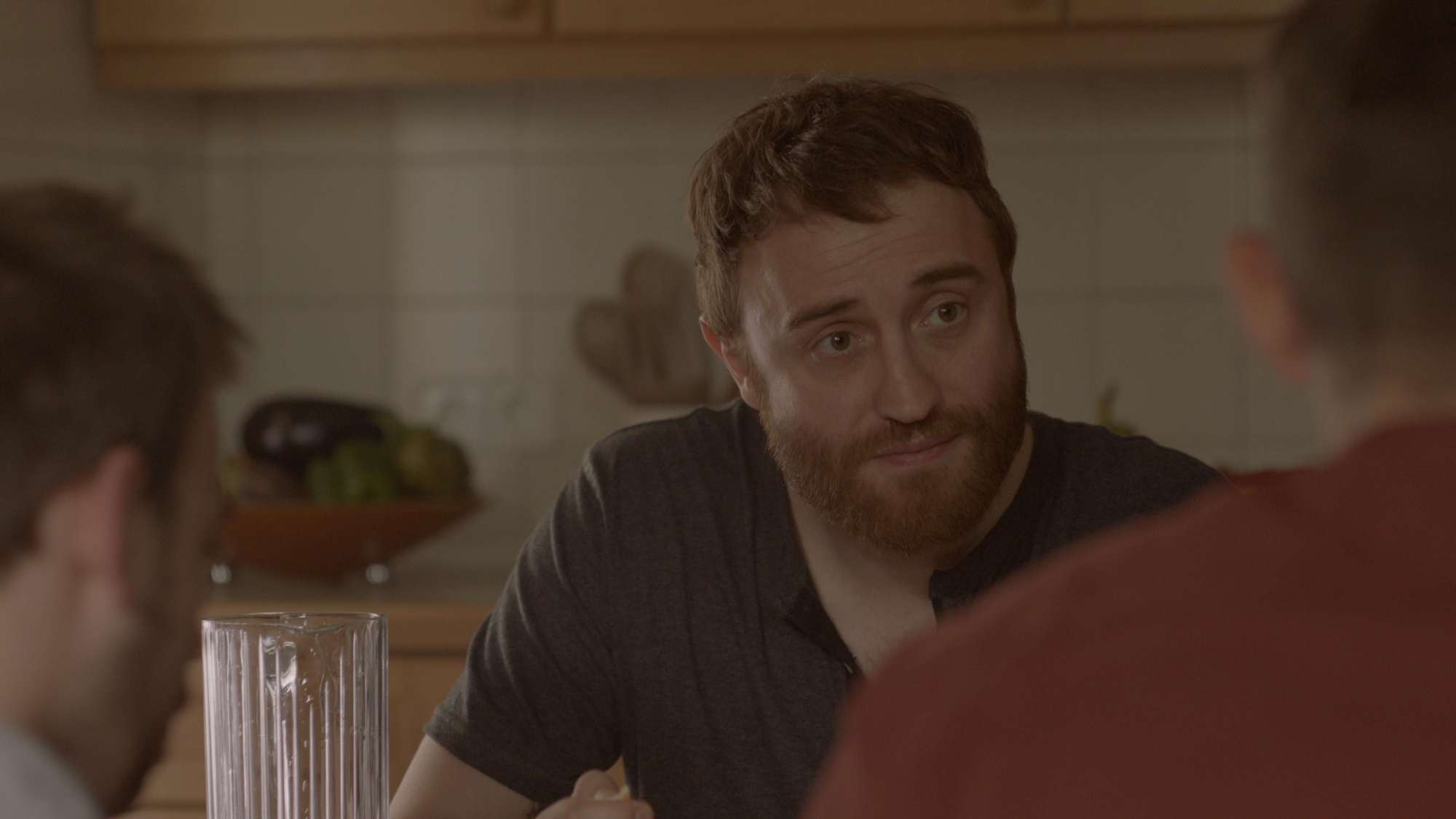 Manuel Burque ya se deja ver en 'Vida perfecta', la serie de Leticia Dolera en Movistar