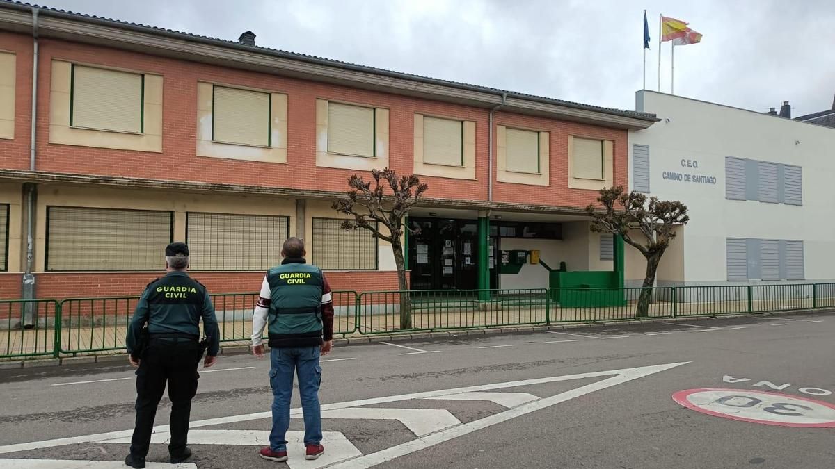 Detenido un hombre por robar material informático en el colegio Camino de Santiago de La Virgen
