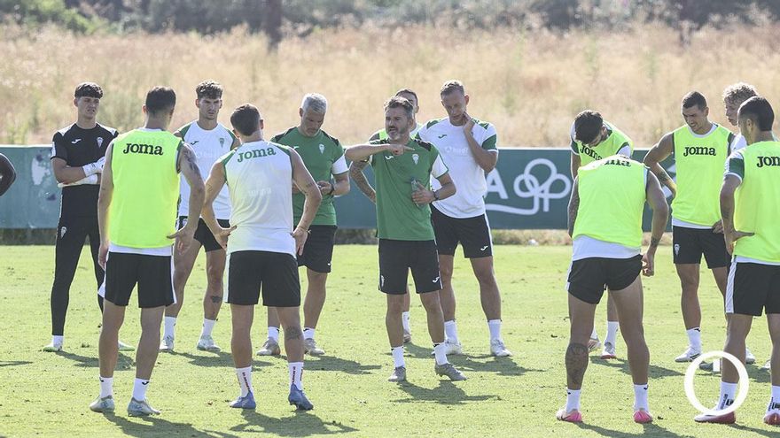 El primer reto para Iván Ania: ganar en el debut liguero