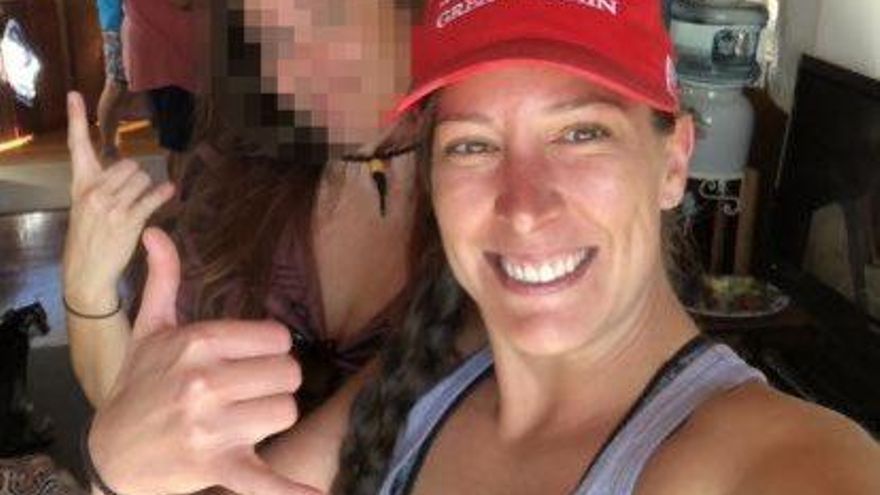 La mujer partidaria de Trump que murió en el Capitolio fue baleada por la policía