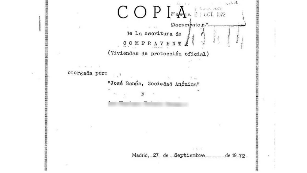 Imagen de las escrituras de compraventa firmadas por un particular en 1972, en una vivienda que ha vuelto a venderse el pasado 2019