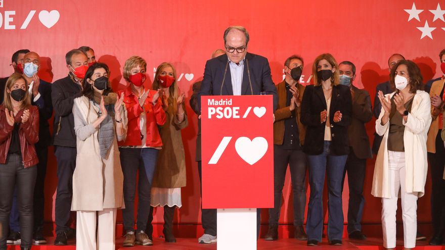 El candidato del PSOE a la Presidencia de la Comunidad de Madrid, Angel Gabilondo, ofrece una rueda de prensa tras las votaciones de la jornada electoral