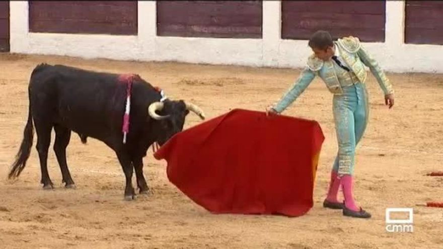 Piden a la UE que detenga las retransmisiones taurinas de televisión en horario infantil de Castilla-La Mancha