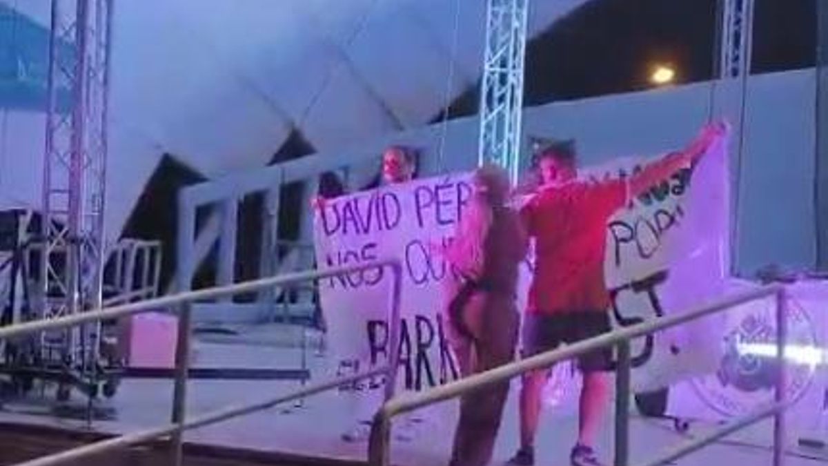 Asociaciones denuncian intentos de censura de un asesor de David Pérez y cacheos a DJs en las fiestas de Hortaleza