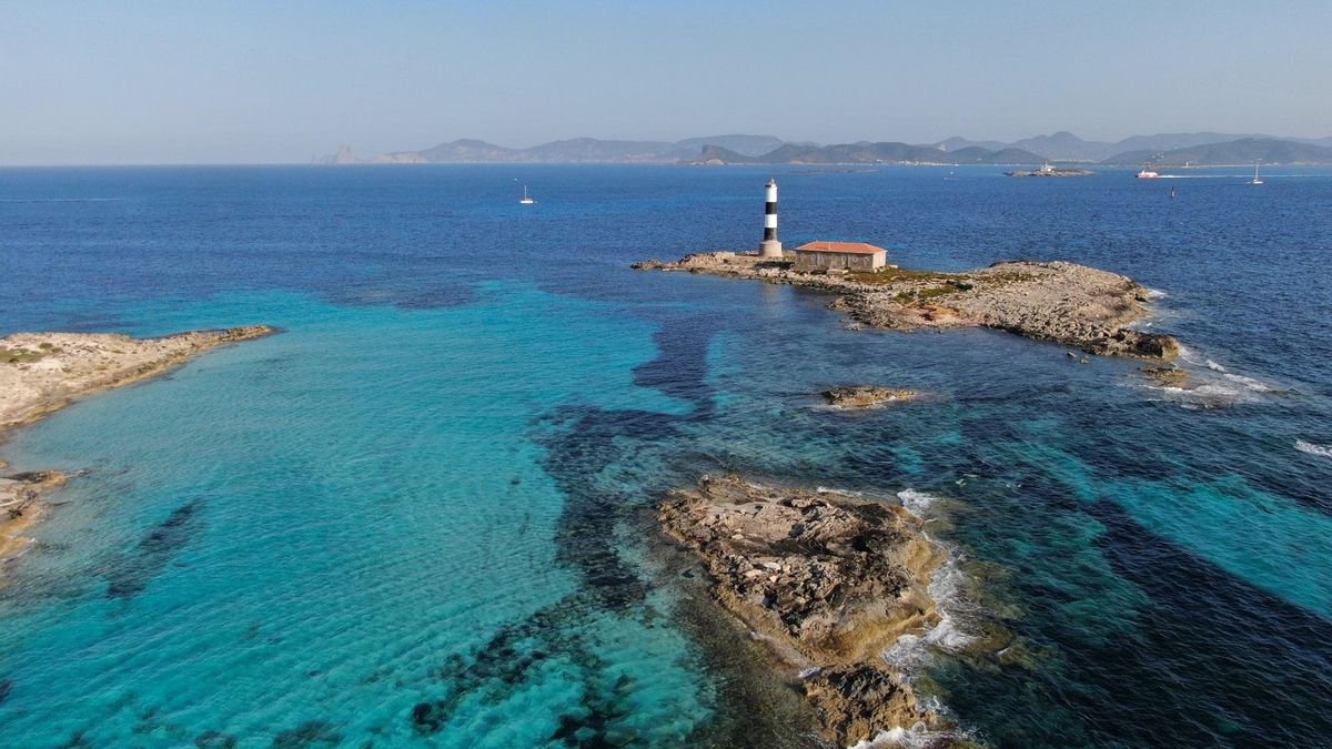 La reforma constitucional mínima del senador per a Formentera després del periple continu