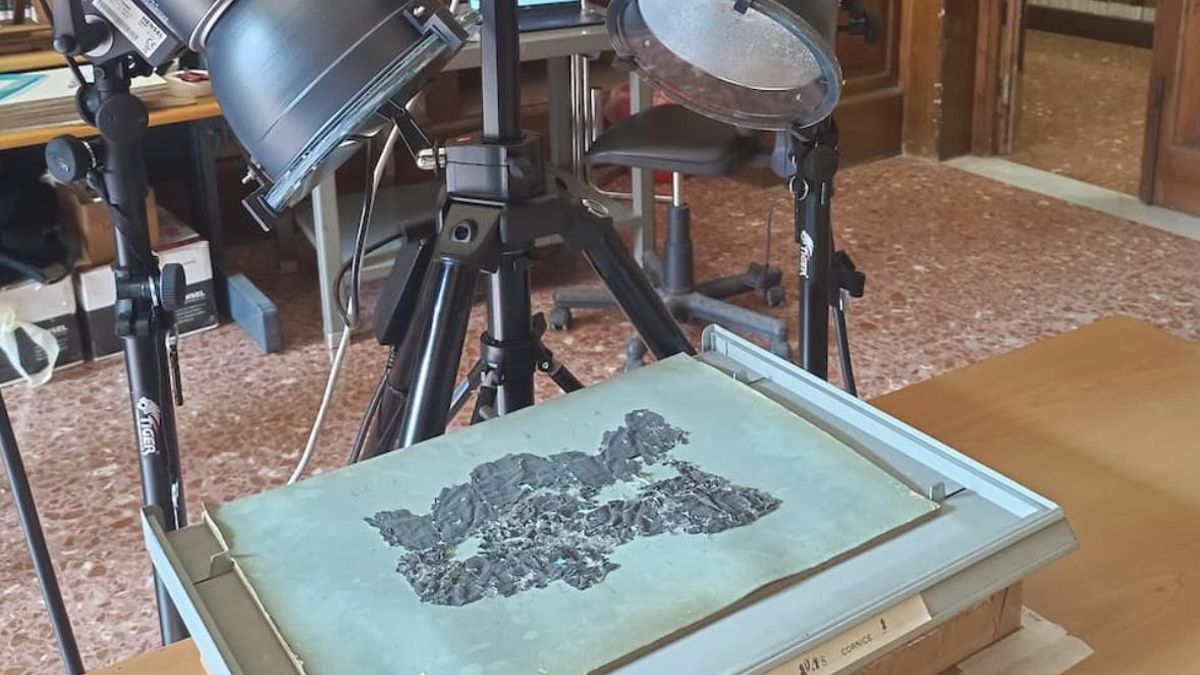 Un método pionero aplicado a los papiros de Herculano desvela textos desconocidos que habían permanecido sellados por el fuego