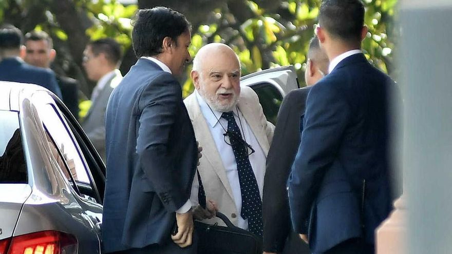 Por decreto, el Gobierno cambió una ley para designar a Barra como procurador del Tesoro