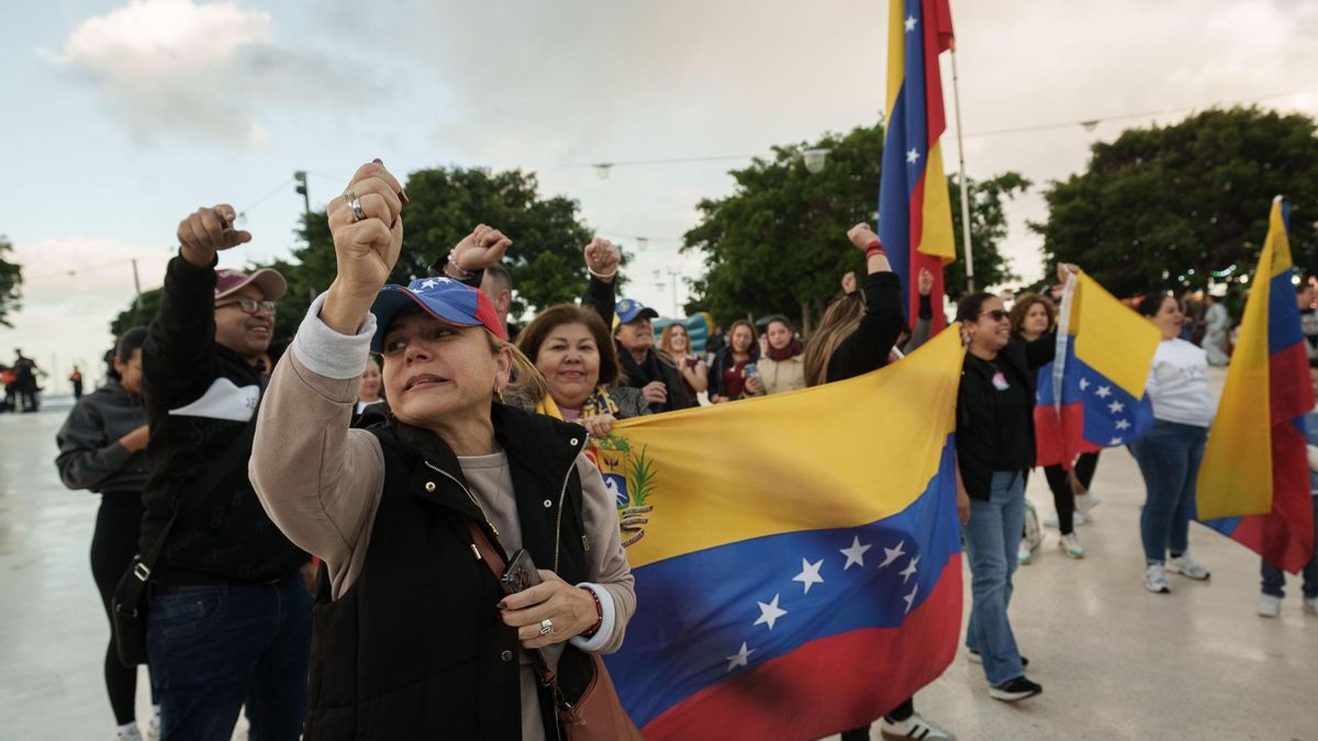Opositores a Maduro celebran en Tenerife su detención y "la libertad" del pais