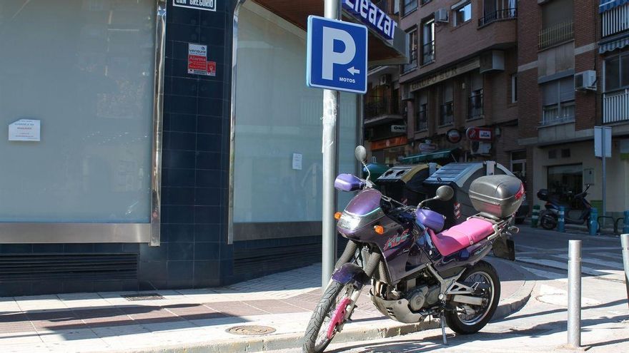 Un motorista resulta herido de gravedad tras chocar con un coche en Tenerife