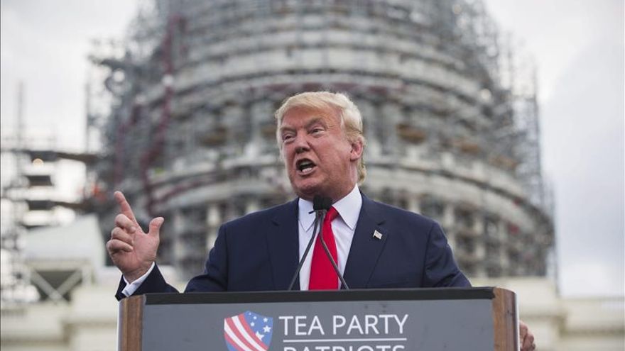 Trump y Carson despuntan en los sondeos mientras Bush y Clinton siguen cayendo