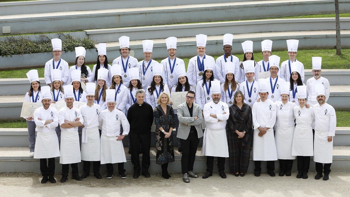 Periko Ortega, junto a la promoción de Le Cordon Bleu Madrid