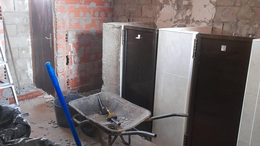 Bomberos forestales de Tragsa critican que les "obligan" a hacer obras en la base de Sahechores en campaña de incendios