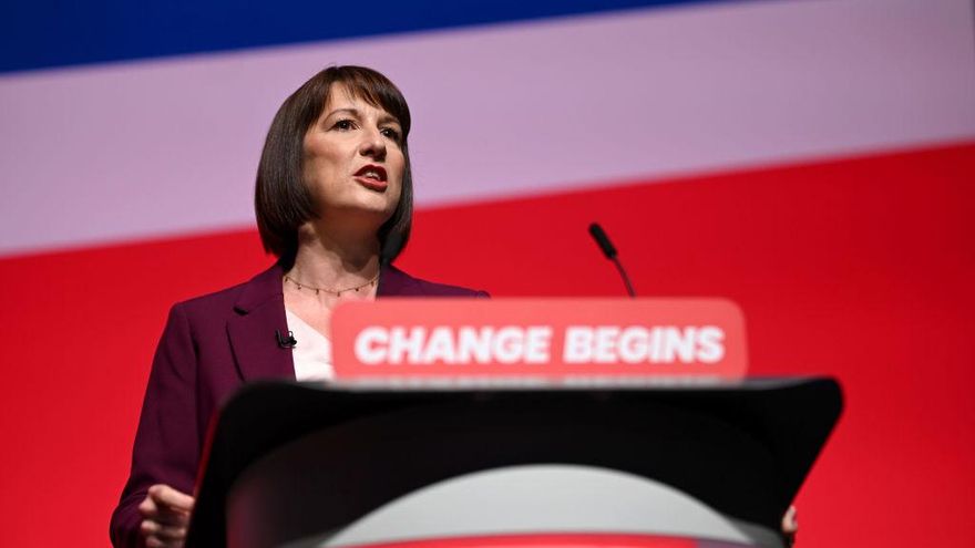 La ministra de Economía británica promete que aumentará el gasto público: "No volveremos a la austeridad"