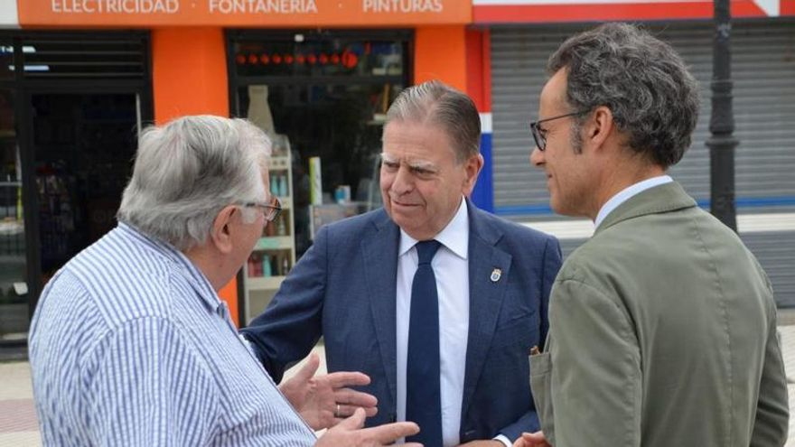 El alcalde del PP en Oviedo resta importancia a la agresión fascista durante las fiestas: “No creo que sean tan mala gente”