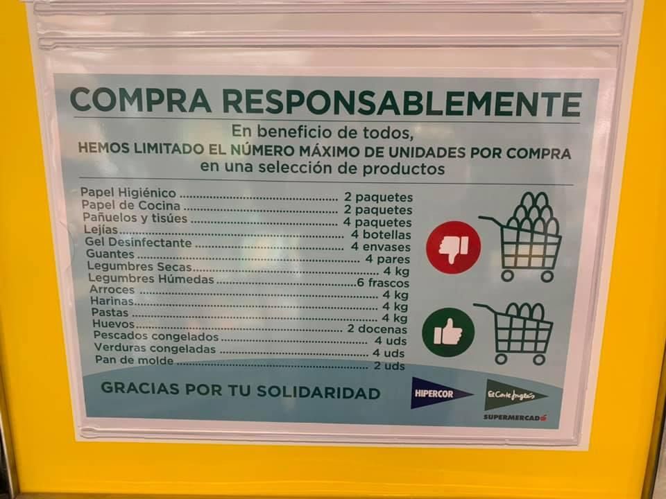 Un cartel que pide que las compras se hagan con responsabilidad