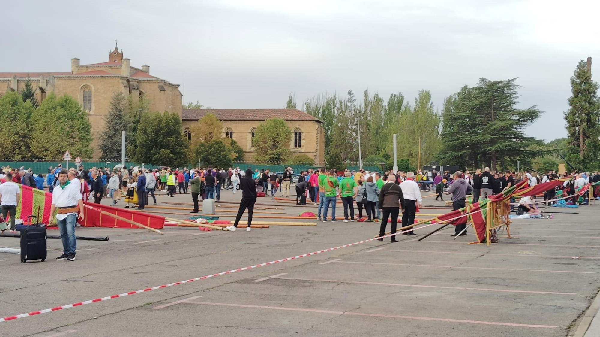 Más de 350 pendones y desfile de carros engalanados en Las Cantaderas 2025 que abren las fiestas de San Froilán en León