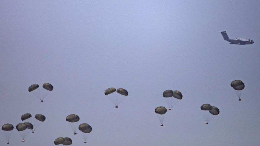 Mercader en Gaza ofrece a 90 euros paquete de la ayuda española lanzada en paracaídas