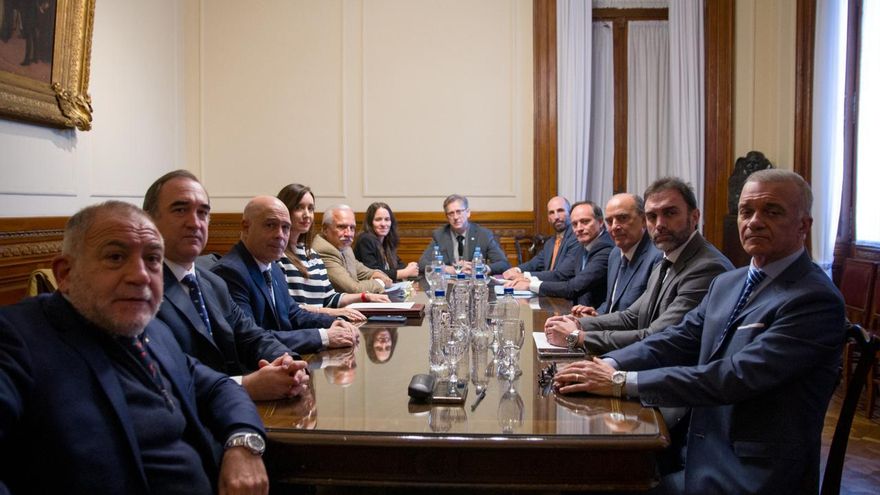 Senado: empoderado, Francos apura un acuerdo para sacar la ley Bases y el paquete fiscal pero aún hay cabos sueltos