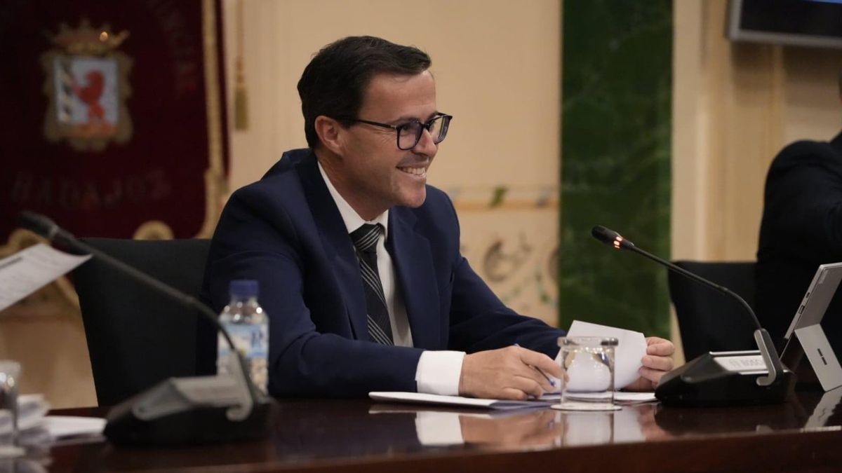 Miguel Angel Gallardo en el pleno en el que ha renunciado como presidente de la Diputación de Badajoz