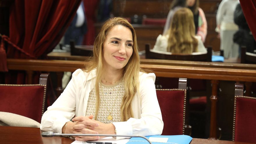 Archivo - La presidenta de VOX Baleares, Patricia de las Heras, durante un pleno del Parlament balear. Archivo.