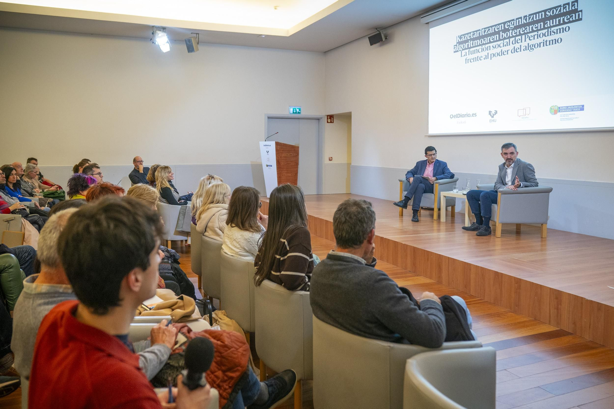 El evento de elDiario.es/Euskadi con Ignacio Escolar y José Luis de Castro, en imágenes