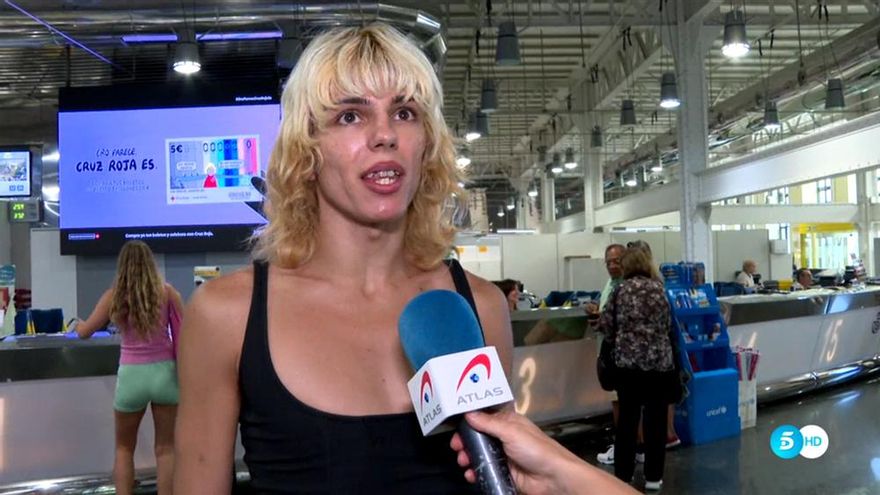 Samantha Hudson se cuela de improviso en Informativos Telecinco gracias al voto por correo