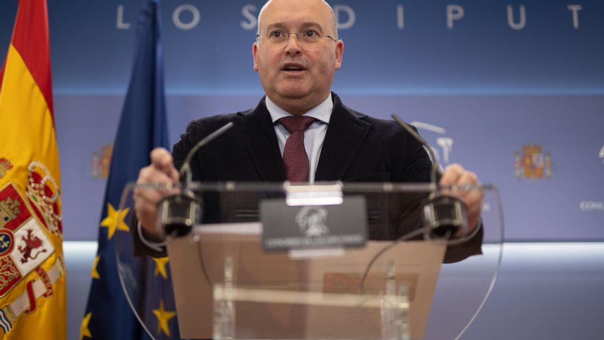 Miguel Tellado, el guardaespaldas de Feijóo que coqueteó con el nacionalismo escala a número dos del PP