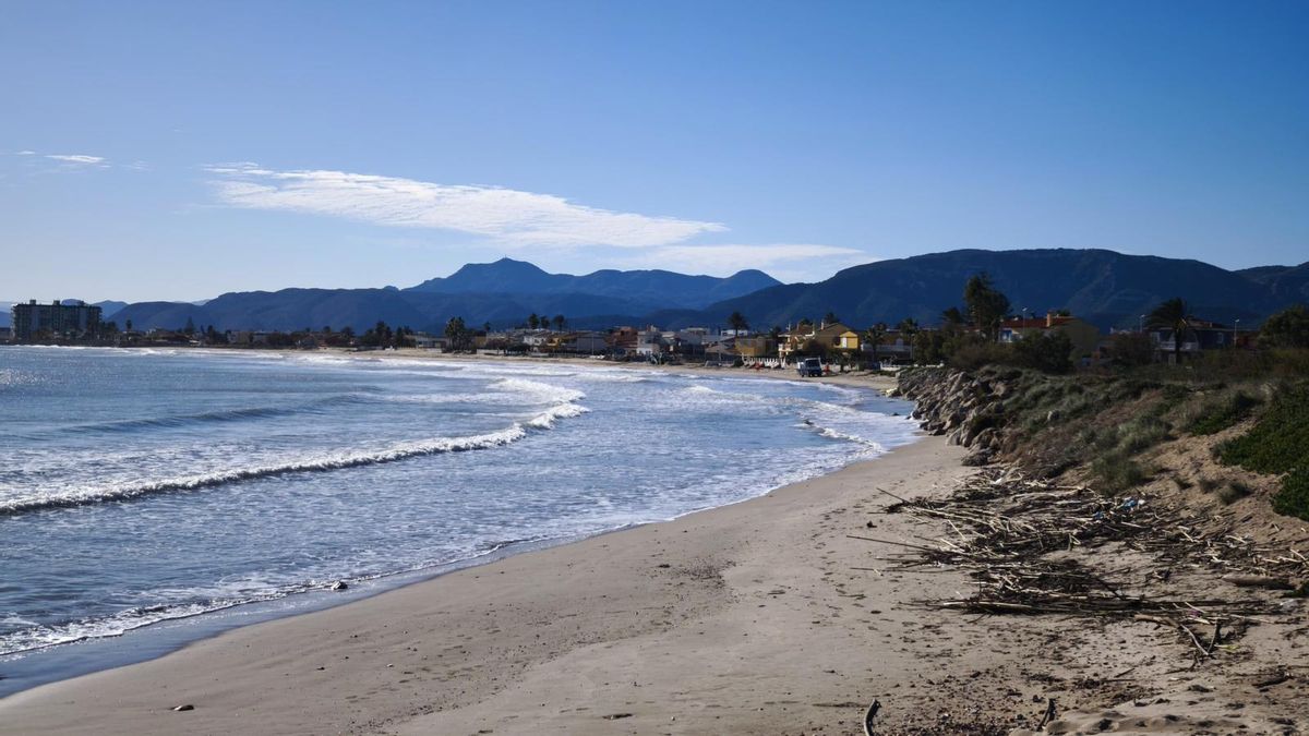Cullera recuperará la fisionomía de sus playas en 1950: 40 metros de arenal a lo largo de 3 kilómetros