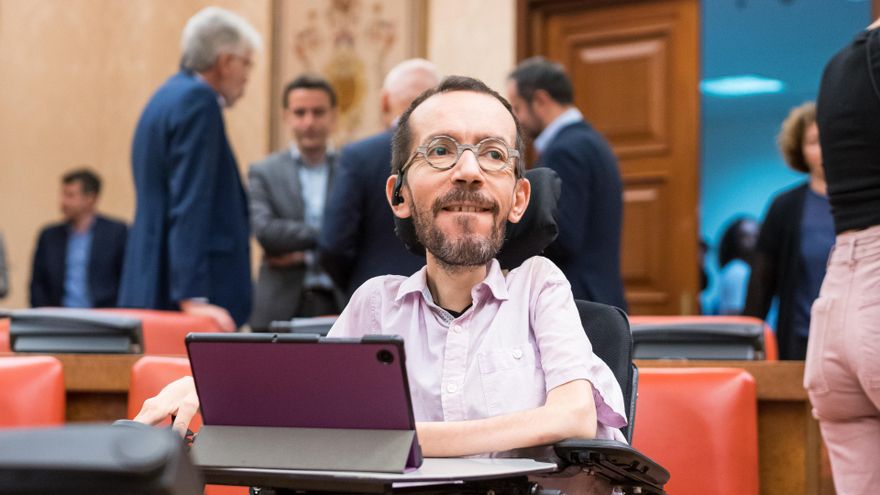 El portavoz de Unidas Podemos en el Congreso, Pablo Echenique, durante la votación para elegir la Secretaría Segunda de la Mesa de la Diputación Permanente, en el Congreso de los Diputados, a 1 de junio de 2023, en Madrid (España).