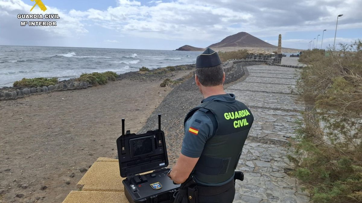 La Guardia Civil intercepta dos drones volando en el espacio aéreo del aeropuerto Tenerife Sur