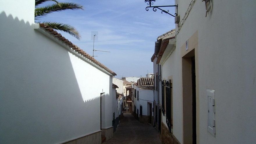 Localizan a una menor de 13 años que había sido casada a la fuerza tras haber sido captada por las redes sociales